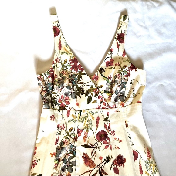 Tahari Arthur S Levine Dresses Color Ivory/Rio White Floral Julie Dress Side 4. - Picture 5 of 16